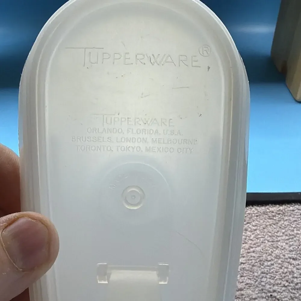 Tupperware White Plastic Rectangular Storage Container 1.9 L Snap Lid 792-1